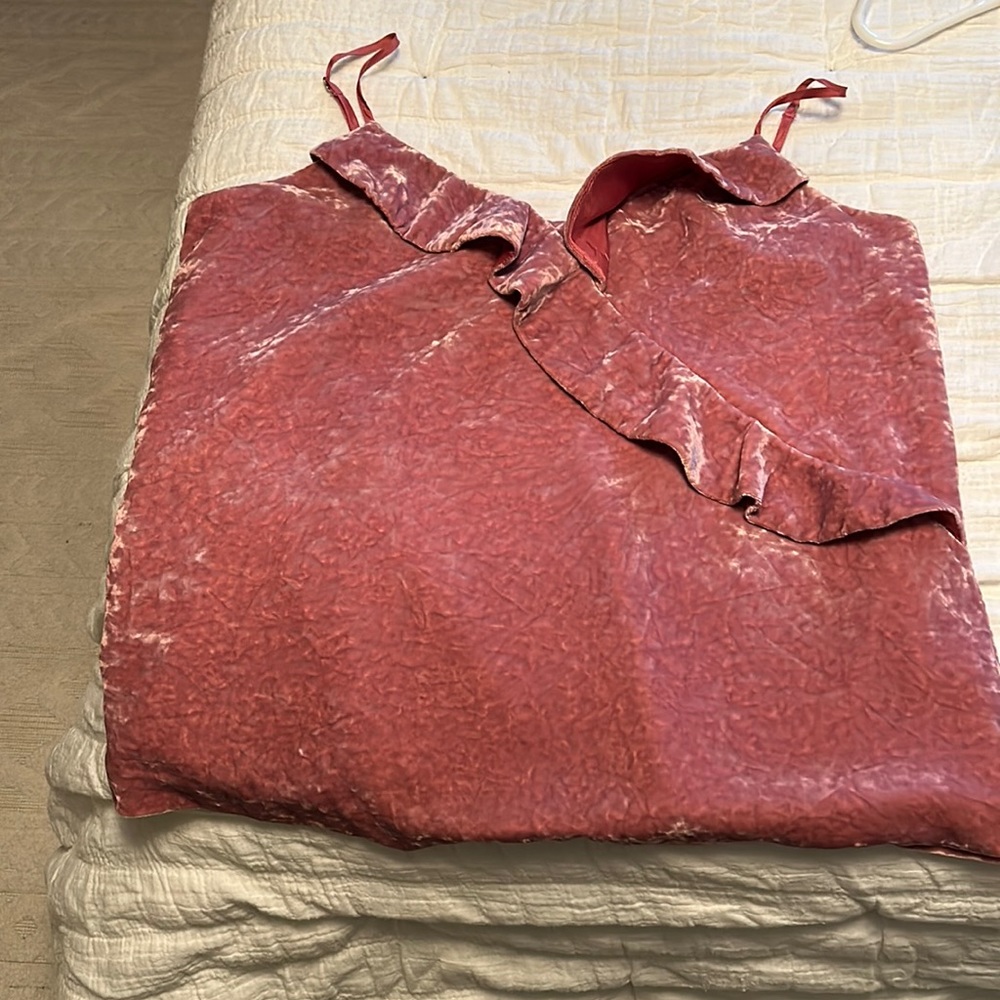 Like new velvet top
